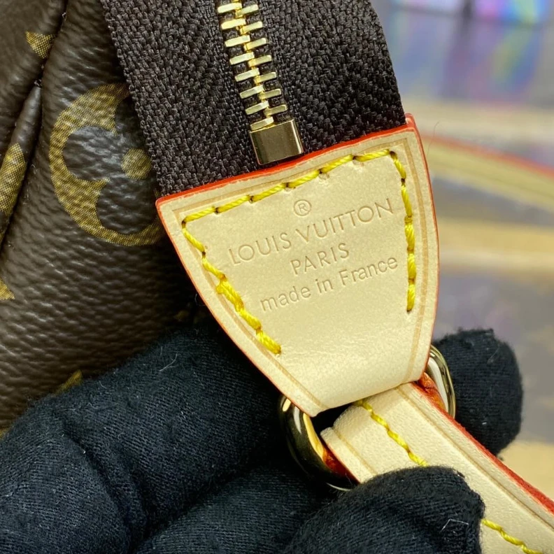Mythick.ru Monogram Louis Vuitton Monogram Canvas Pochette Accessoires