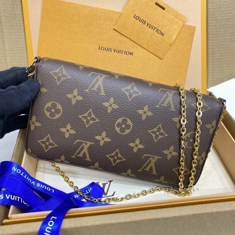 Mythick ru Removable Louis Vuitton Monogram Canvas Pochette Felicie