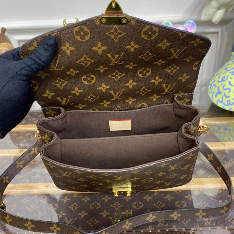 Mythick.ru Textile l Louis Vuitton Monogram Canvas Pochette Metis