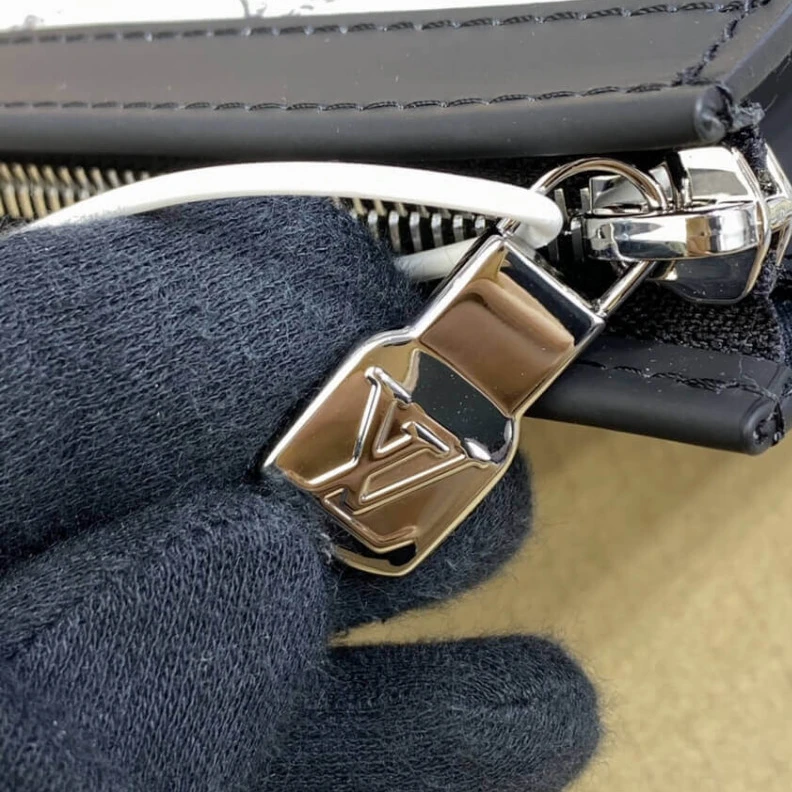 Replica bags 26 x 19 x Louis Vuitton Monogram Canvas Pochette Voyage GM