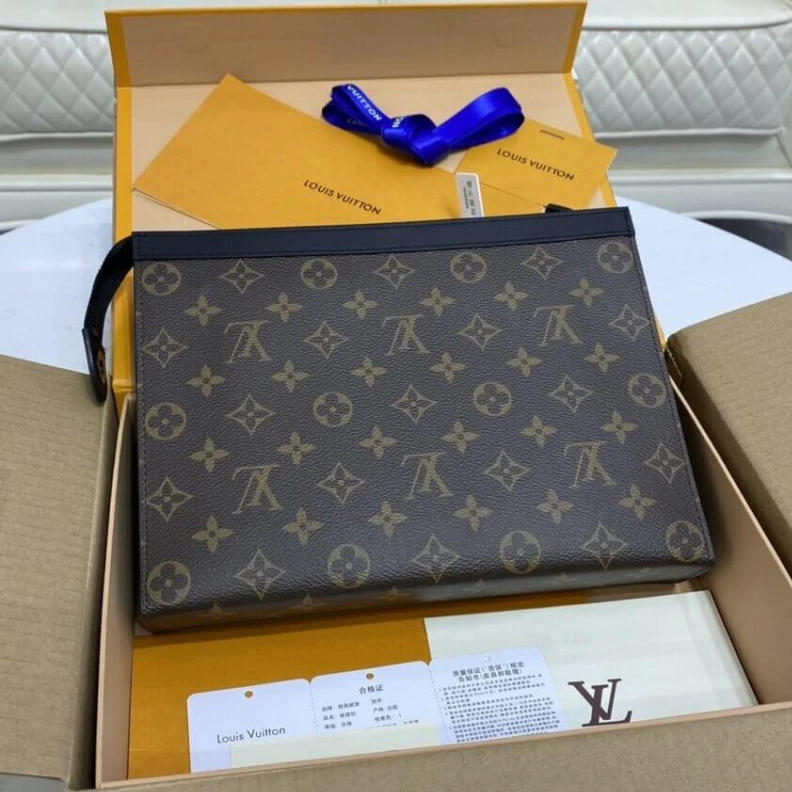 Replica bag 6 interna LV Monogram Canvas Pochette Voyage MM