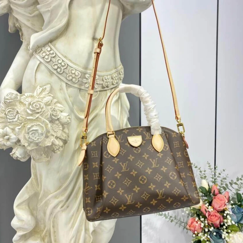 Mythick.ru Main comp LV Monogram Canvas Rivoli PM