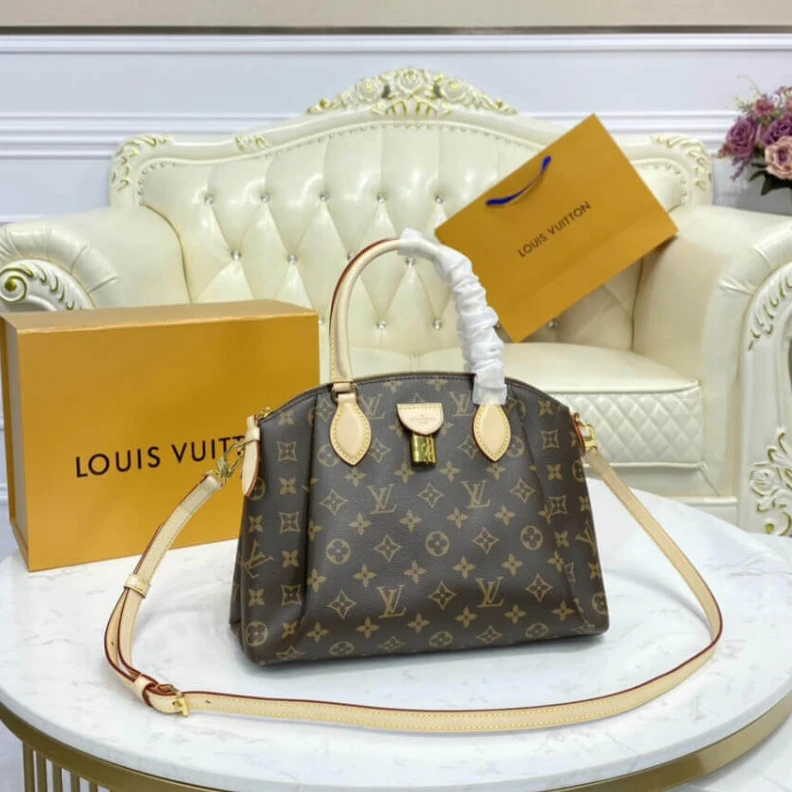 Mythick.ru Main comp LV Monogram Canvas Rivoli PM