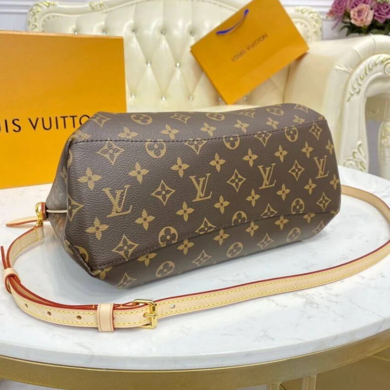 Mythick.ru Main comp LV Monogram Canvas Rivoli PM