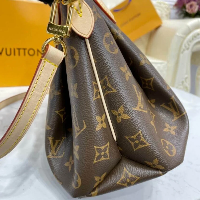 Mythick.ru Main comp LV Monogram Canvas Rivoli PM