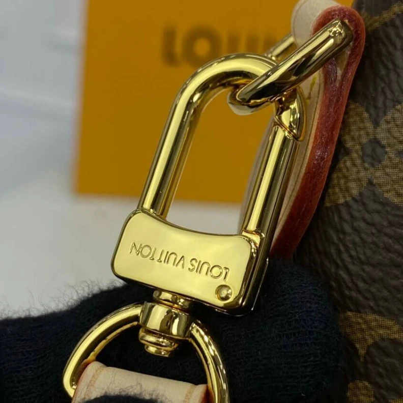 Mythick.ru Main comp LV Monogram Canvas Rivoli PM