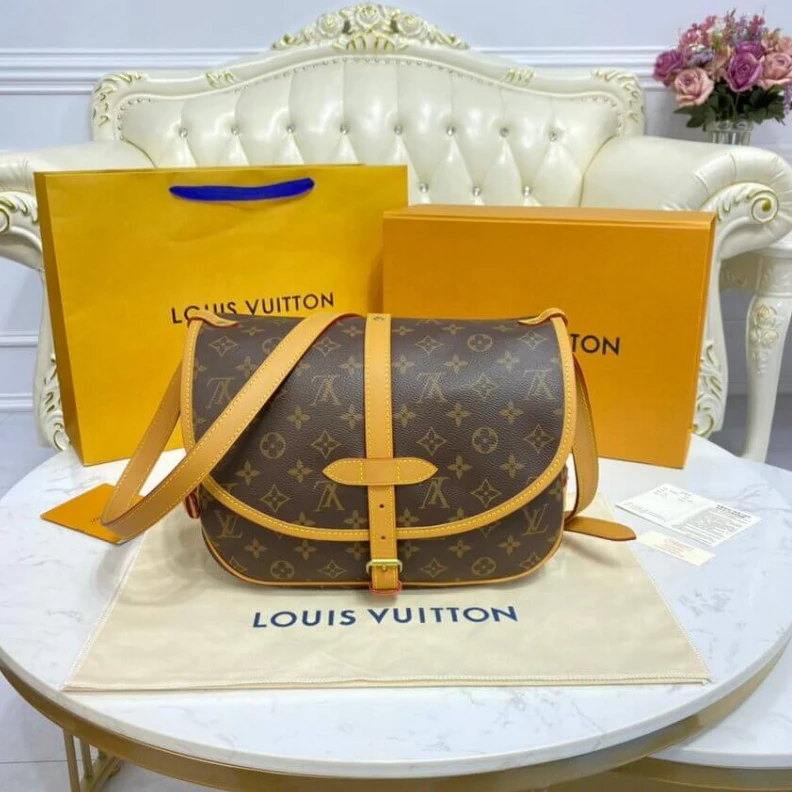 Replica bag <span>High Louis Vuitton Monogram Canvas Saumur MM