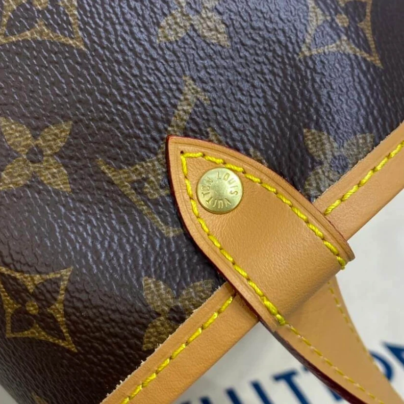Replica bag <span>High Louis Vuitton Monogram Canvas Saumur MM