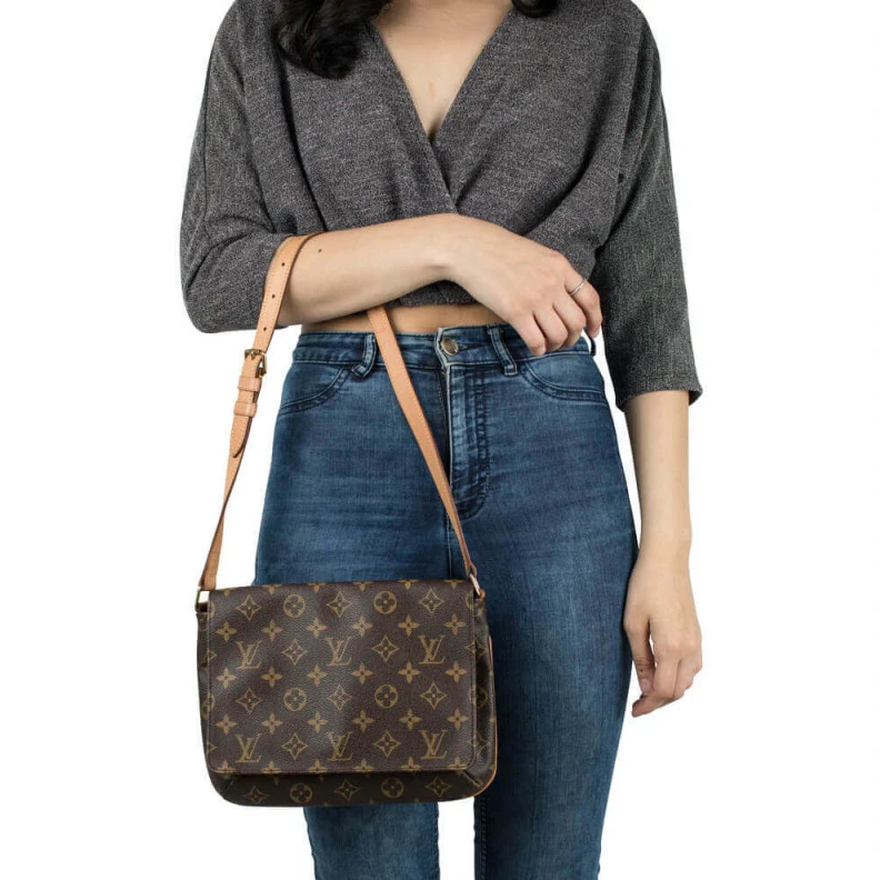 Top lv 24 x 19 x LV Monogram Canvas Tango Bag