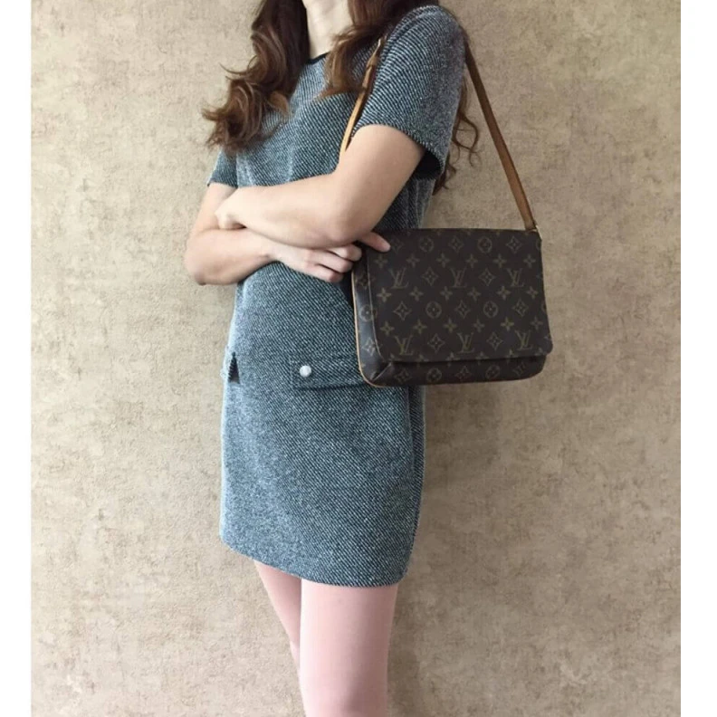 Top lv 24 x 19 x LV Monogram Canvas Tango Bag