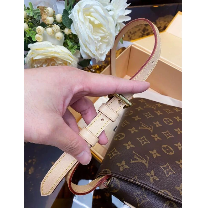 Top lv 24 x 19 x LV Monogram Canvas Tango Bag