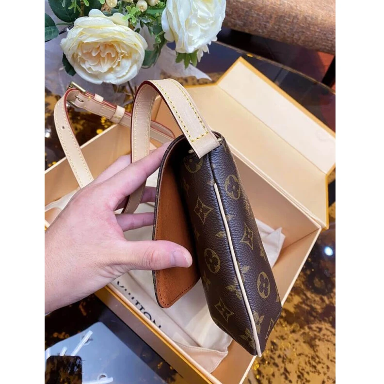Top lv 24 x 19 x LV Monogram Canvas Tango Bag