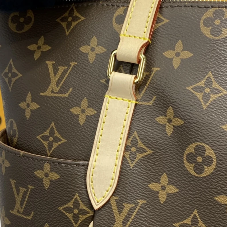 Louis vuitton locations Three fla Louis Vuitton Monogram Canvas Totally MM