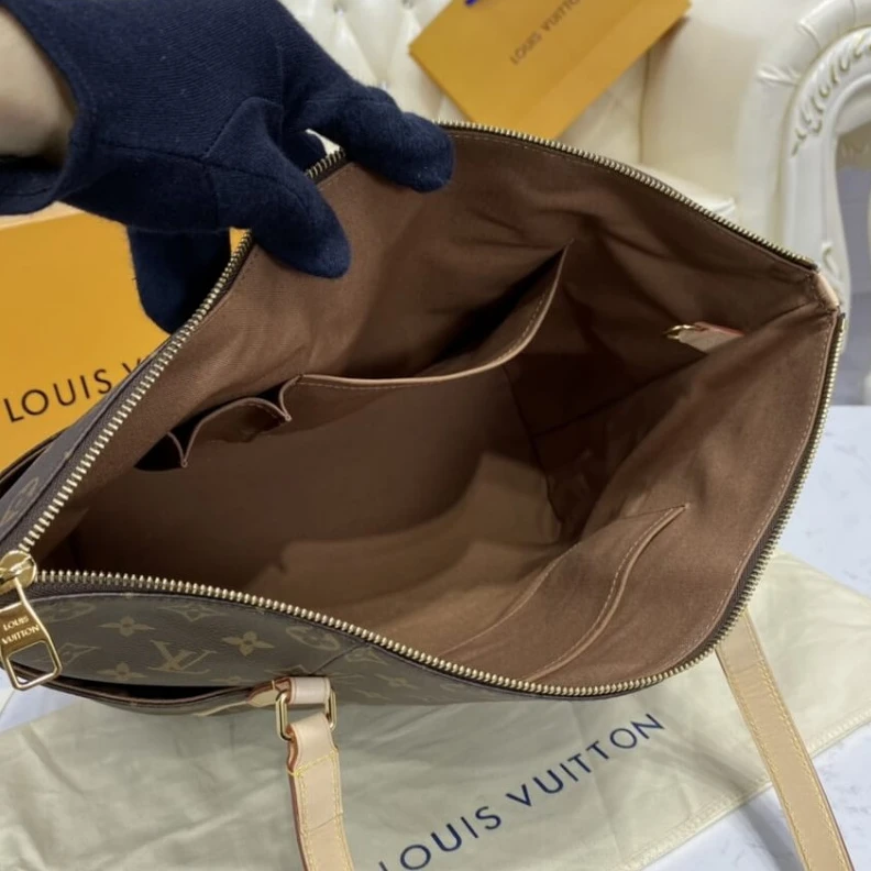 Louis vuitton locations Three fla Louis Vuitton Monogram Canvas Totally MM