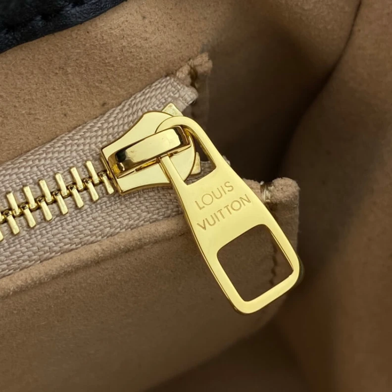 Replica bags Monogram Louis Vuitton Monogram Canvas Trianon PM