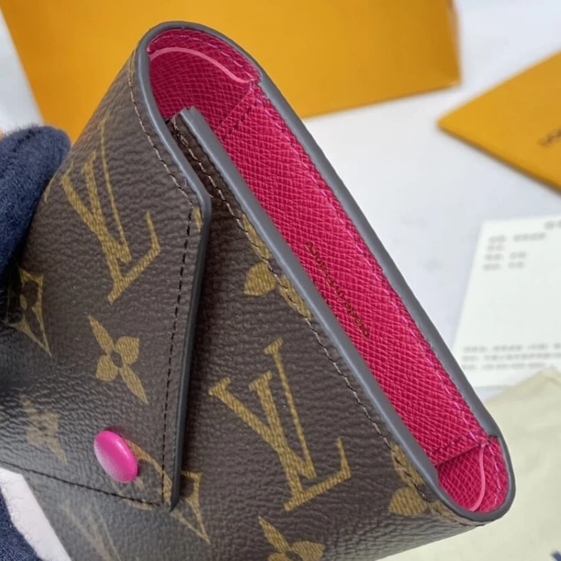 Mythick.ru Bill pock Louis Vuitton Monogram Canvas Victorine Wallet Rose Red