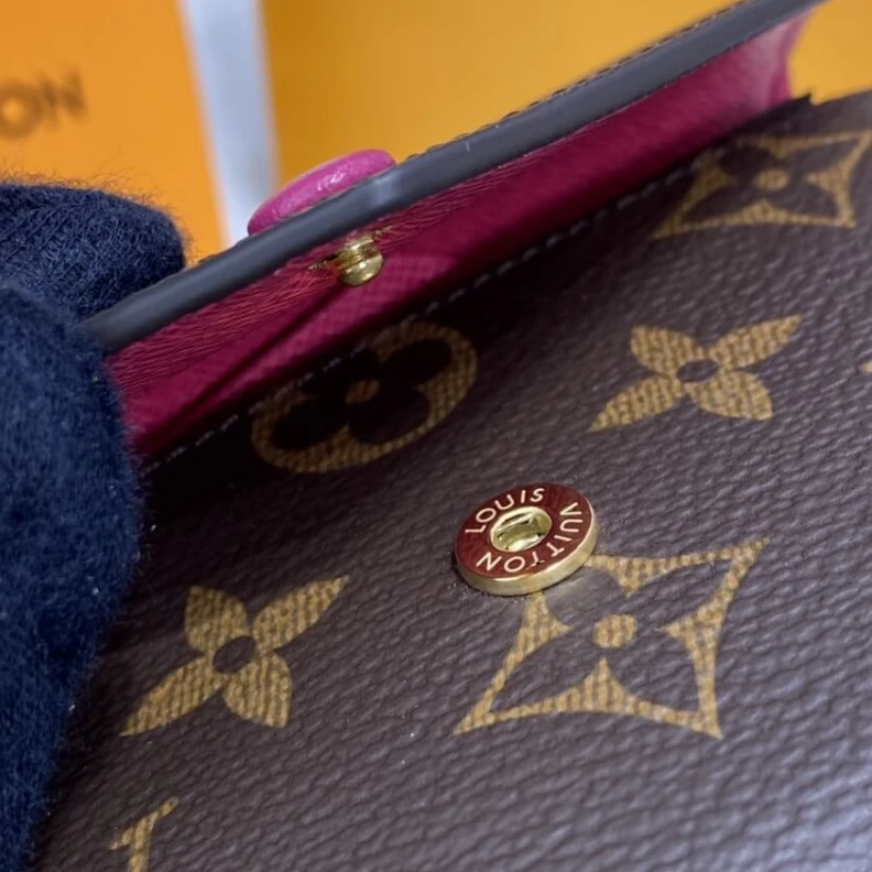 Mythick.ru Bill pock Louis Vuitton Monogram Canvas Victorine Wallet Rose Red