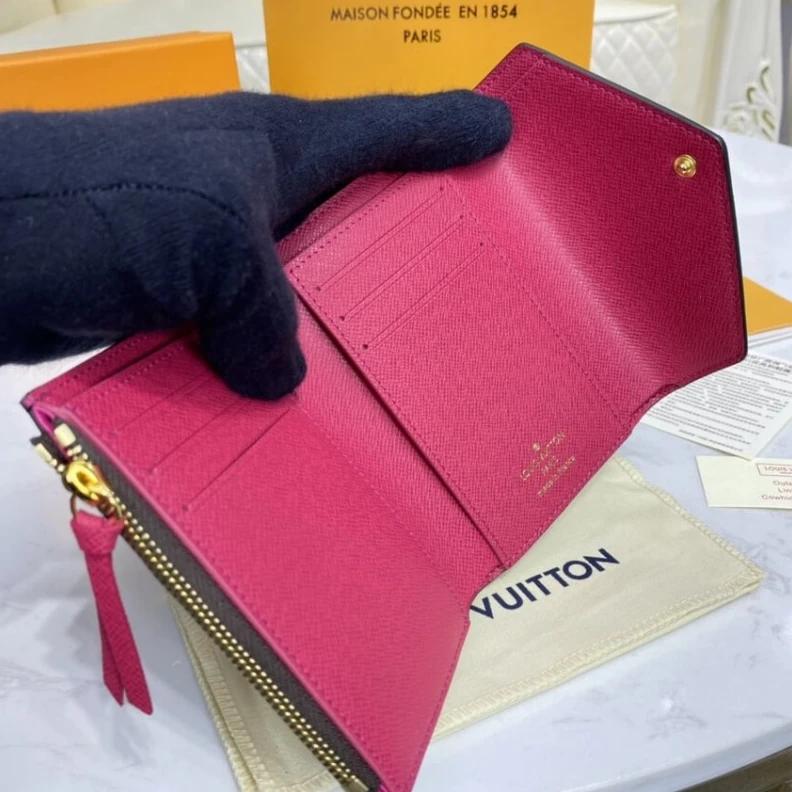 Mythick.ru Bill pock Louis Vuitton Monogram Canvas Victorine Wallet Rose Red