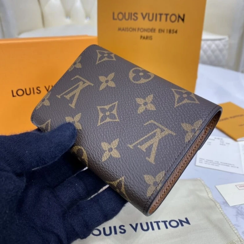 Mythick ru 6 card sl Louis Vuitton Monogram Canvas Victorine Wallet