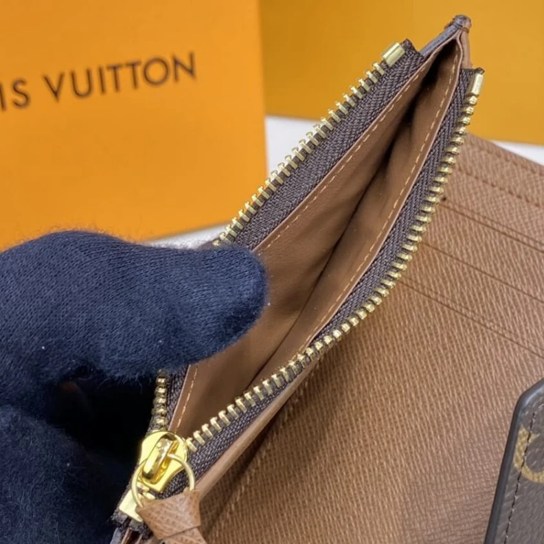 Mythick ru 6 card sl Louis Vuitton Monogram Canvas Victorine Wallet