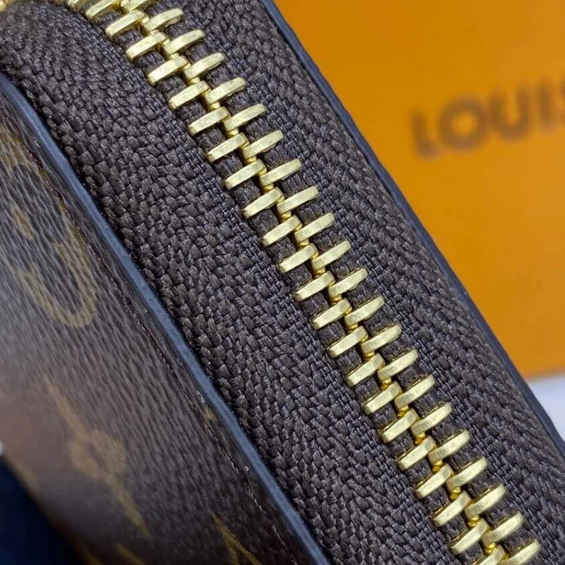 Mythick ru Businessc Louis Vuitton Monogram Canvas Zippy Coin Purse