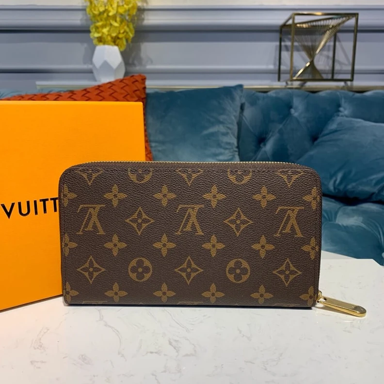 Mythick.ru 1 zipped Louis Vuitton Monogram Canvas Zippy Organizer Wallet