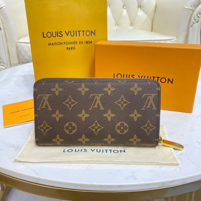 Replica bags Zip closu Louis Vuitton Monogram Canvas Zippy Wallet
