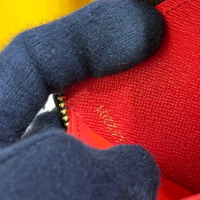Replica bags Zip closu Louis Vuitton Monogram Canvas Zippy Wallet
