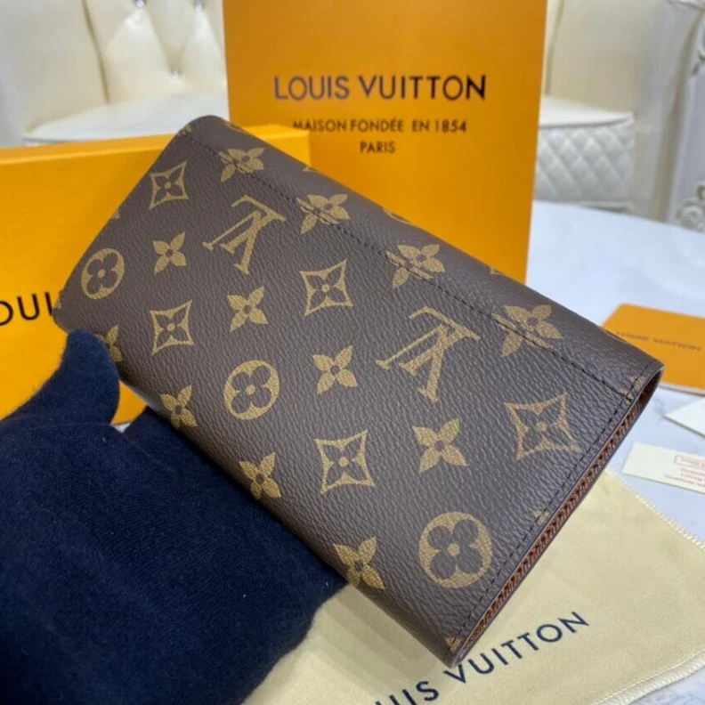 Mythick.ru 16 card s Louis Vuitton Monogram Cavas Sarah Wallet Brown