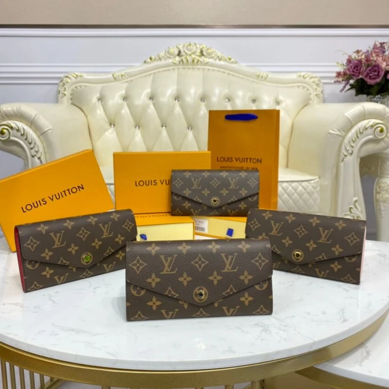 Mythick.ru 16 card s Louis Vuitton Monogram Cavas Sarah Wallet Brown