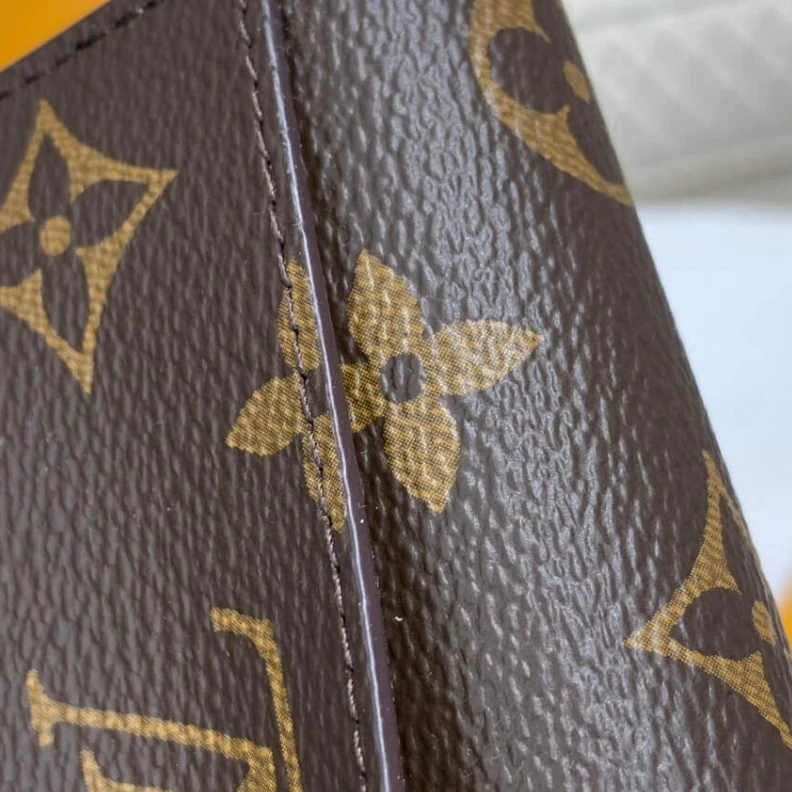 Louis vuitton locations Inside fl Louis Vuitton Monogram Cavas Sarah Wallet Pink