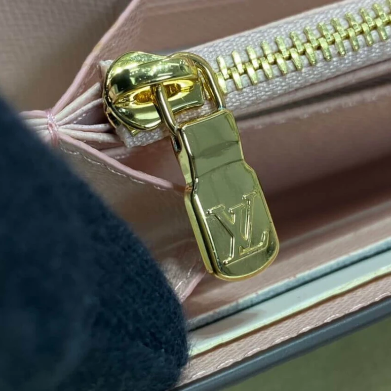 Louis vuitton locations Inside fl Louis Vuitton Monogram Cavas Sarah Wallet Pink