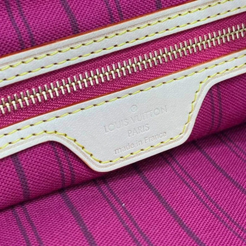 Mythick.ru 41.9 x 33 LV Monogram Delightful MM Rosy