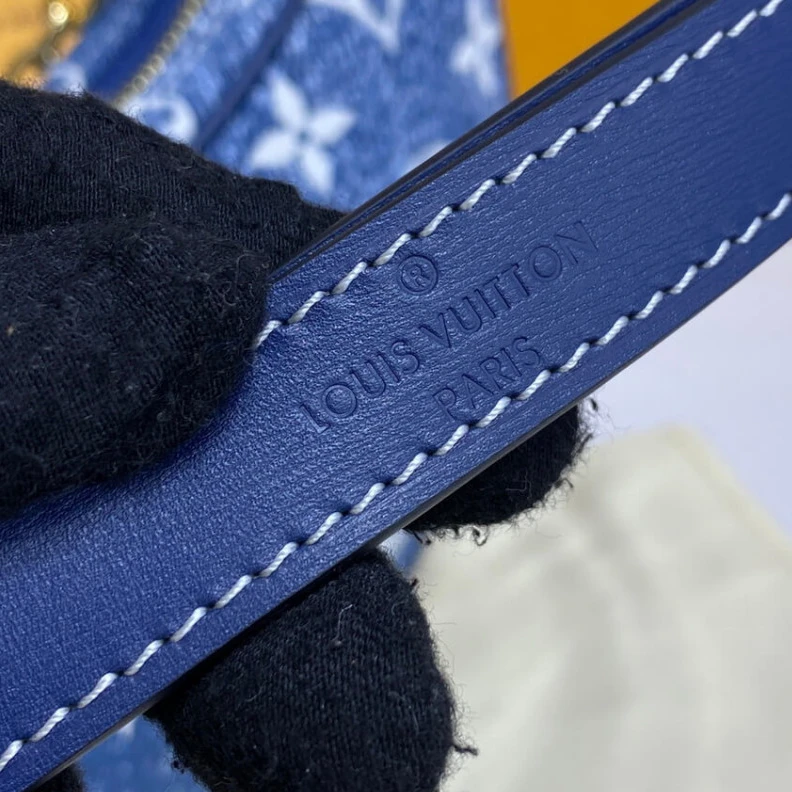 Mythick ru Denim Jac Louis Vuitton Monogram Denim Loop Bag Blue