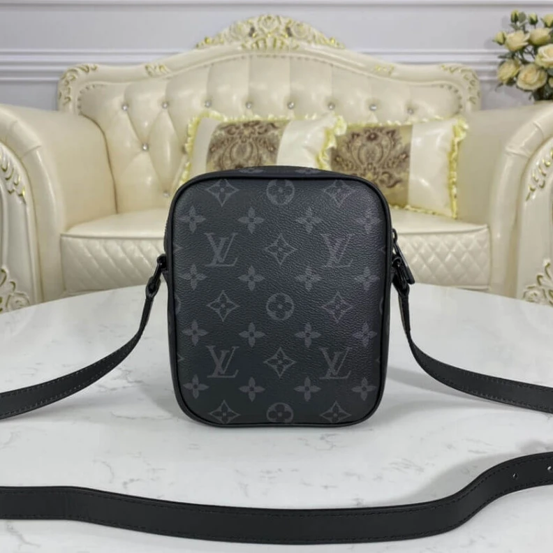 Top lv Strap dro Louis Vuitton Monogram Eclipse Christopher Wearable Wallet