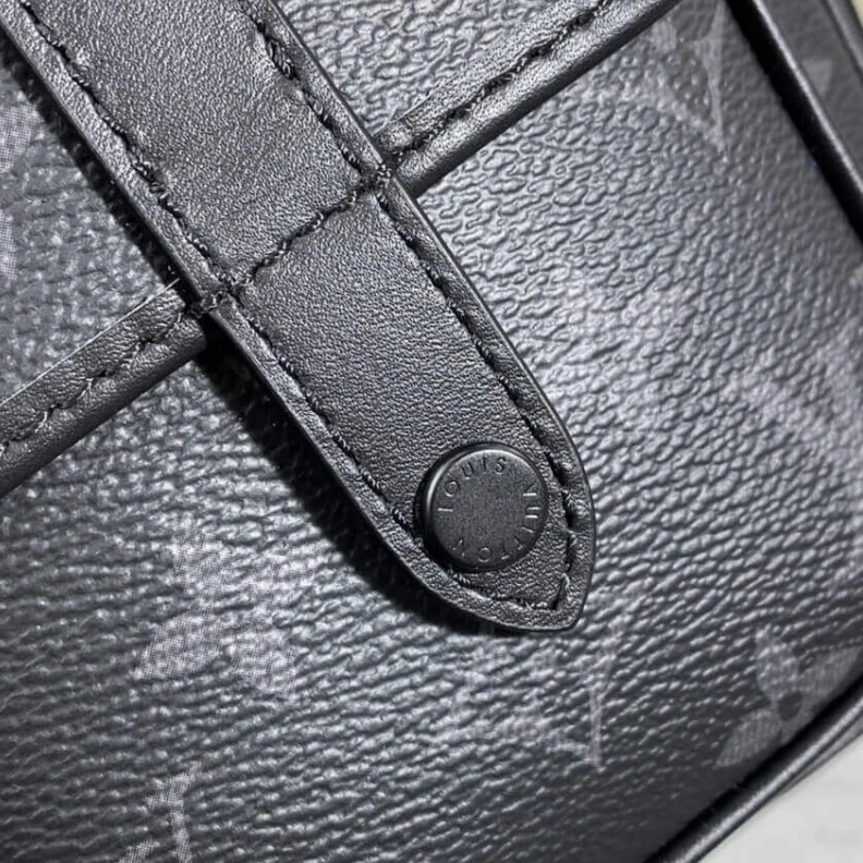 Top lv Strap dro Louis Vuitton Monogram Eclipse Christopher Wearable Wallet