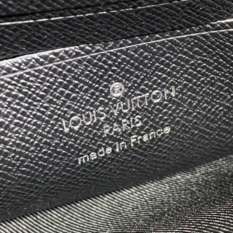 Top lv Strap dro Louis Vuitton Monogram Eclipse Christopher Wearable Wallet