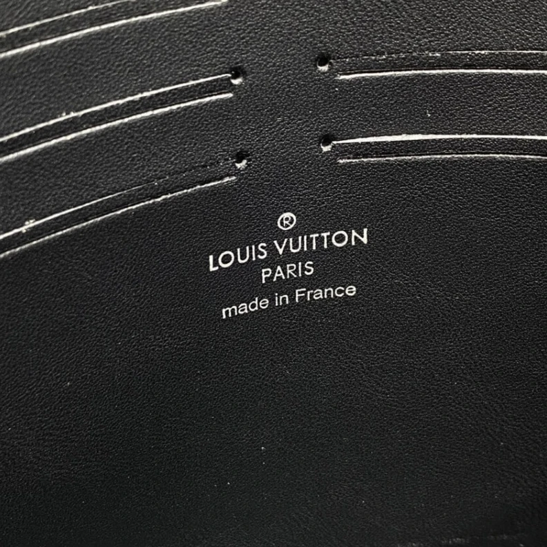 Replica bags Flat insi Louis Vuitton Monogram Eclipse Pochette Voyage MM