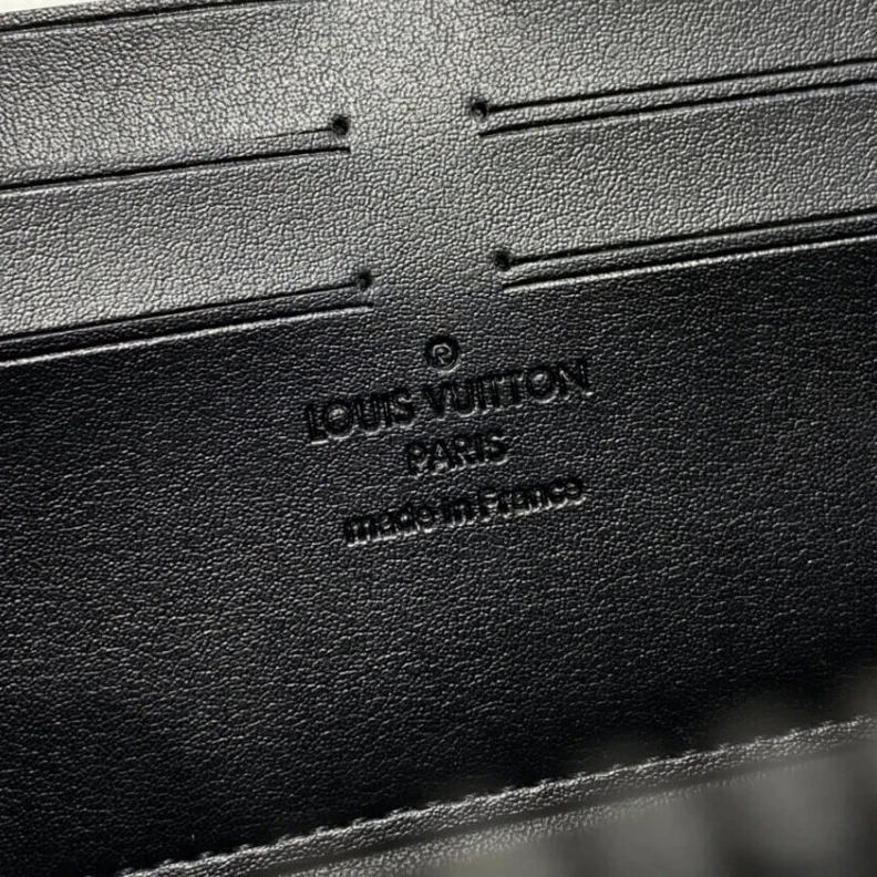 Louis vuitton locations 6 card sl Louis Vuitton Monogram Eclipse Zippy Wallet Trunk