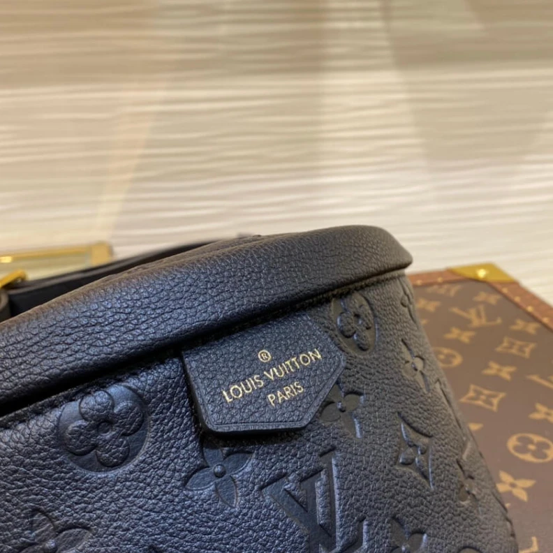 Mythick.ru Grained c LV Monogram Empreinte Bumbag Black