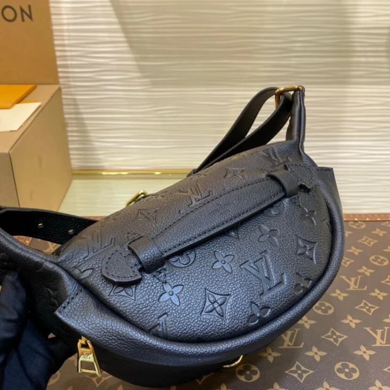 Mythick.ru Grained c LV Monogram Empreinte Bumbag Black