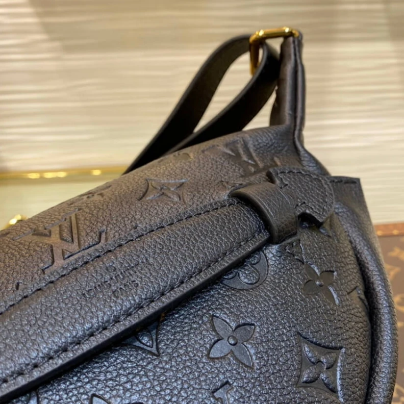 Mythick.ru Grained c LV Monogram Empreinte Bumbag Black