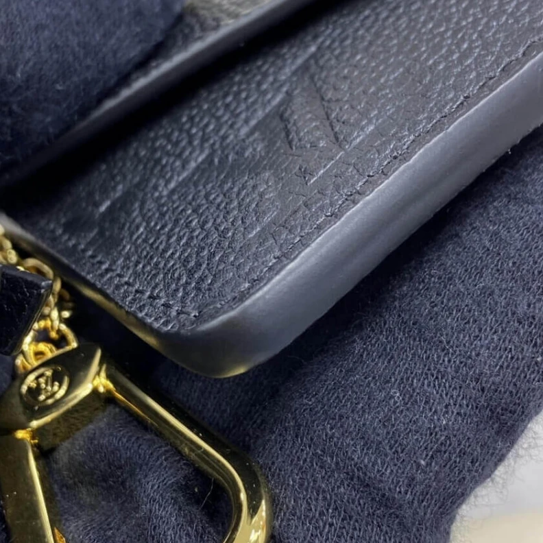Mythick.ru Chain wit Louis Vuitton Monogram Empreinte Card Holder Recto Verso Black