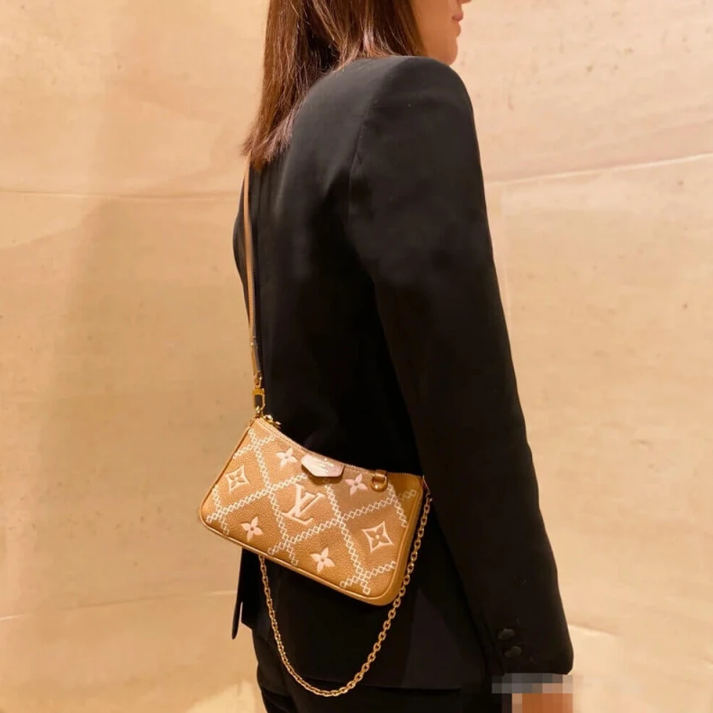 Mythick ru Louis Vuitton Monogram Empreinte Easy Pouch On Strap Arizona Beige
