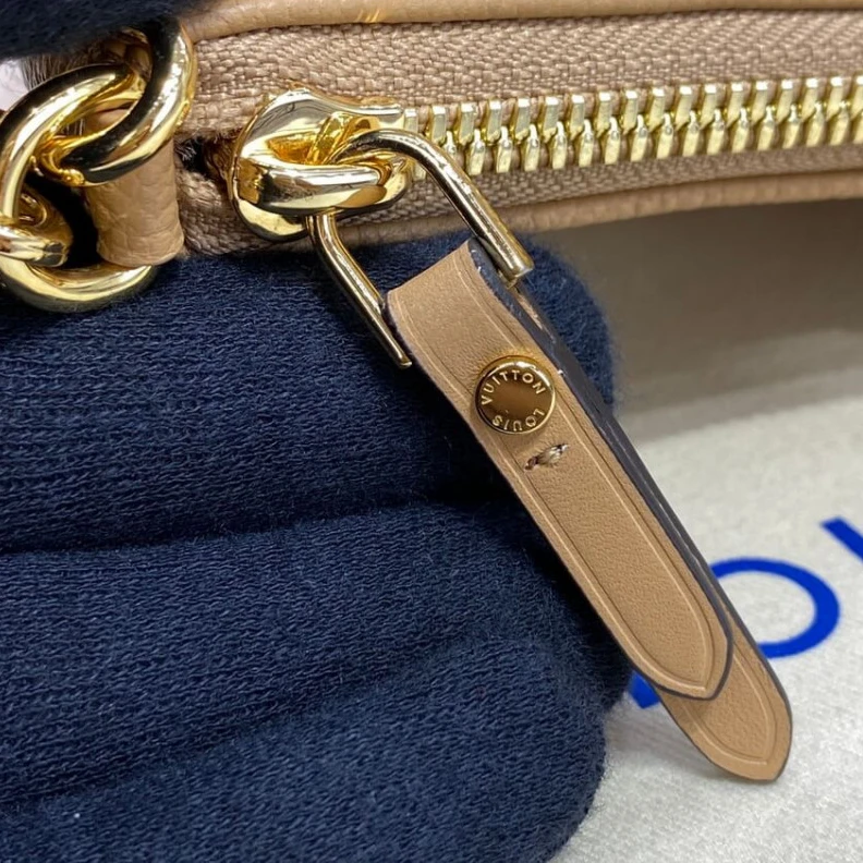 Mythick ru Louis Vuitton Monogram Empreinte Easy Pouch On Strap Arizona Beige