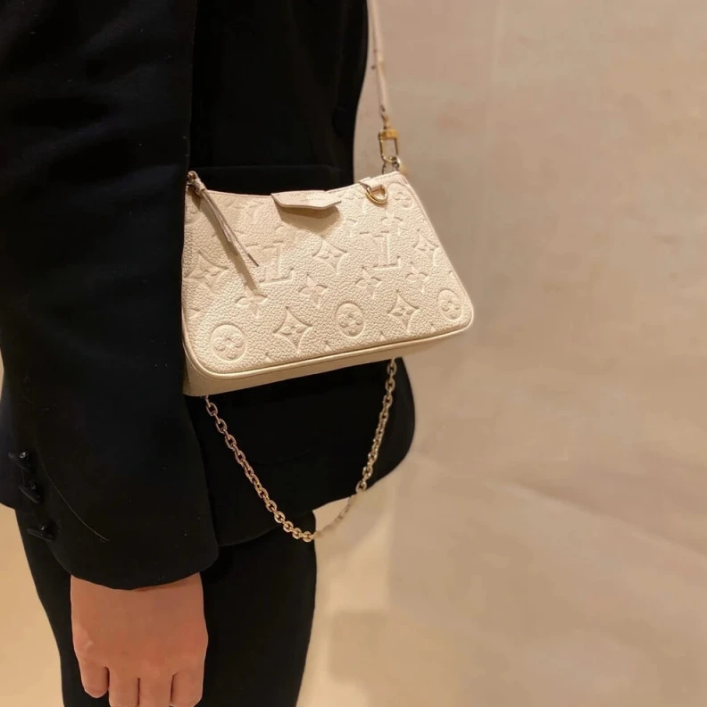 Top lv Louis Vuitton Monogram Empreinte Easy Pouch On Strap Creme
