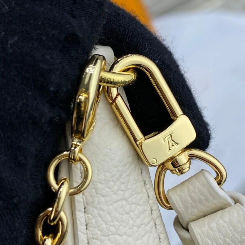 Top lv Louis Vuitton Monogram Empreinte Easy Pouch On Strap Creme