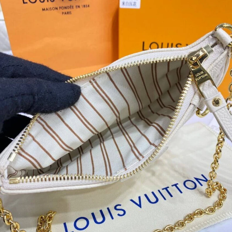 Top lv Louis Vuitton Monogram Empreinte Easy Pouch On Strap Creme
