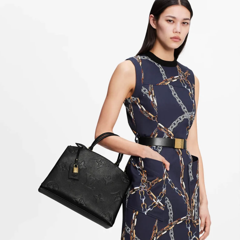 Mythick.ru Both chic Louis Vuitton Monogram Empreinte Grand Palais Black