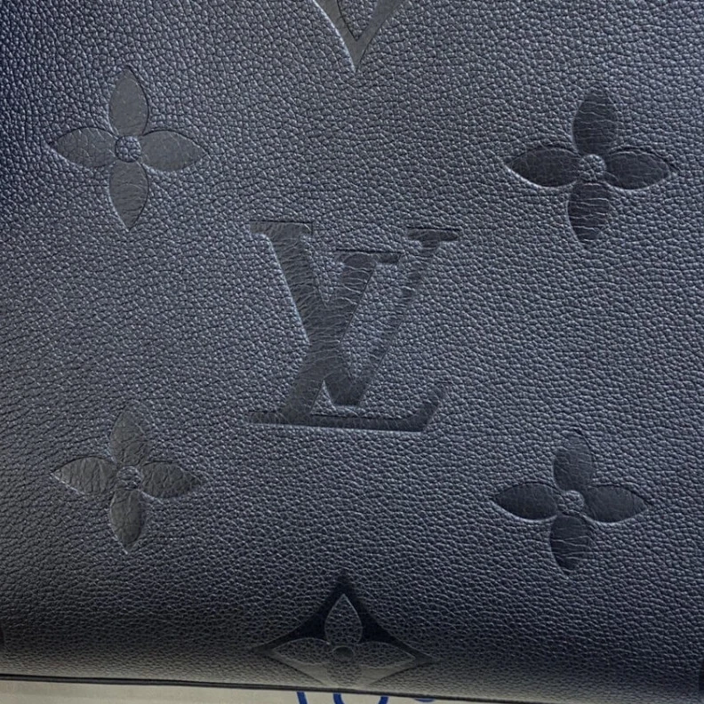 Mythick.ru Both chic Louis Vuitton Monogram Empreinte Grand Palais Black